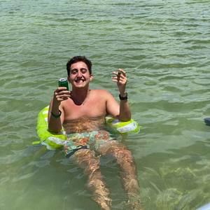 Meet your Posher, Nicholas